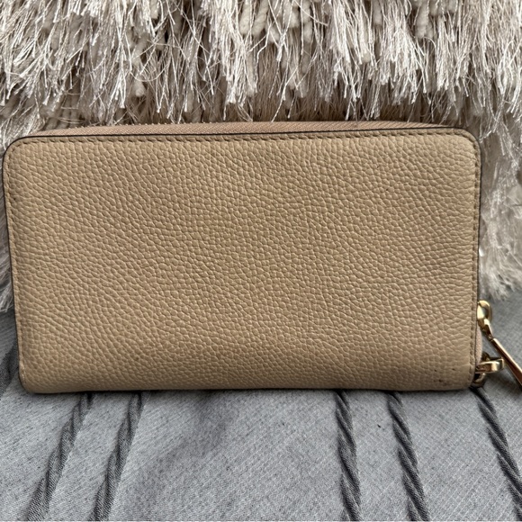 Michael Kors Cream Pebbled Leather Wallet - Picture 2 of 6